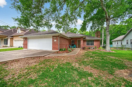 1017 Pin Oak Dr Photo 1