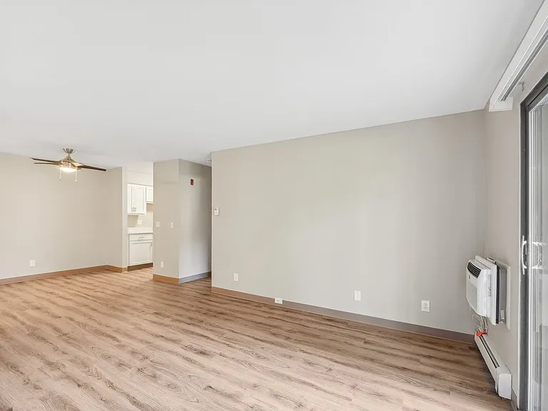 Norhardt Apartments — Photo 16