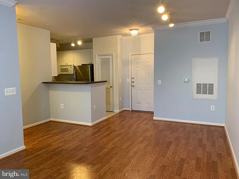 2791 Centerboro Dr #385 — Photo 2