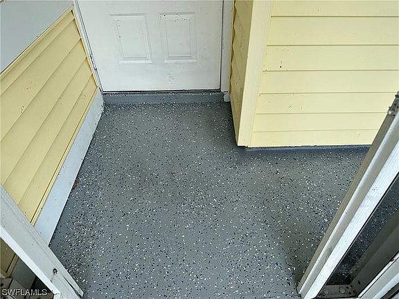 4th image of 605 NW 10th Ter
