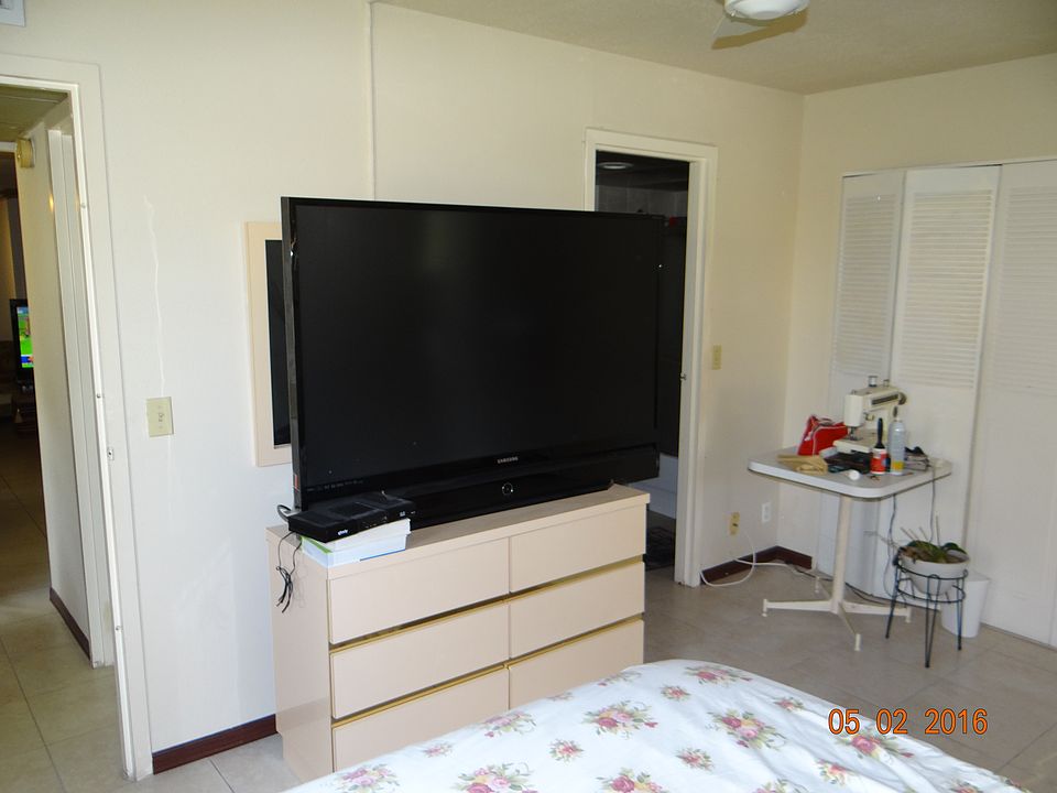 2nd image of 477 Saxony Way #J