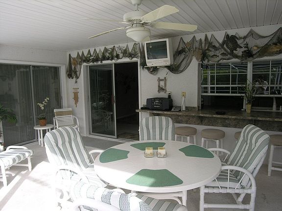 Great Lanai with pass through