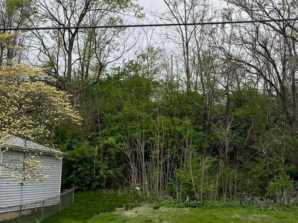 1021 Brooks St, Burlington, IA 52601