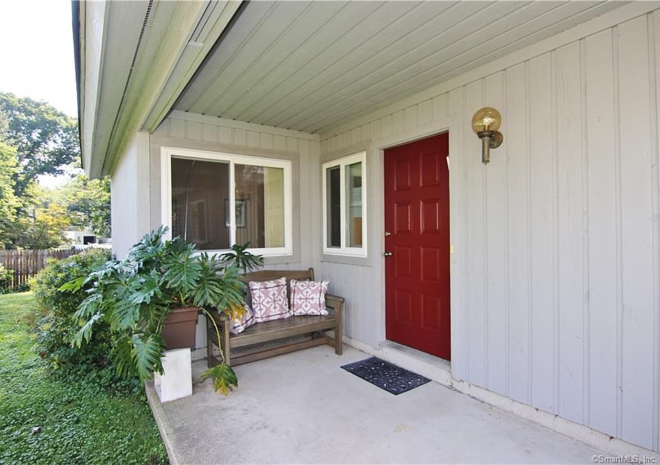 1st image of 38 Lantern Cir
