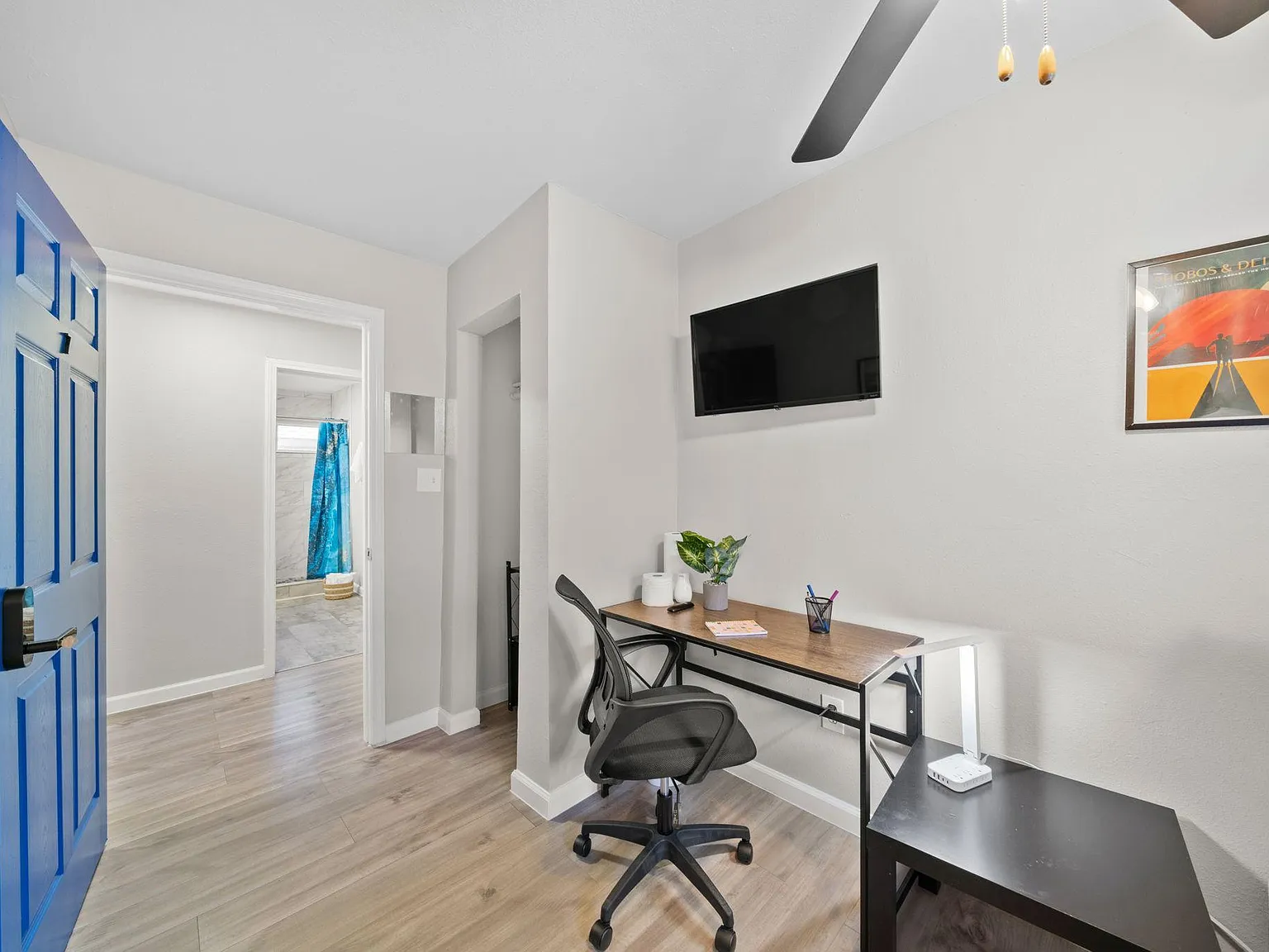 4 bed, 3.0 bath, 1728 sqft, $685 — Photo 2