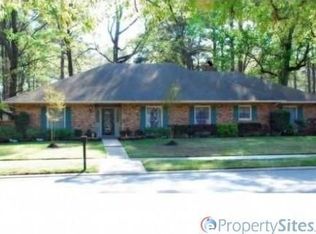 8320 Spring Lake Dr, Shreveport, LA 71106