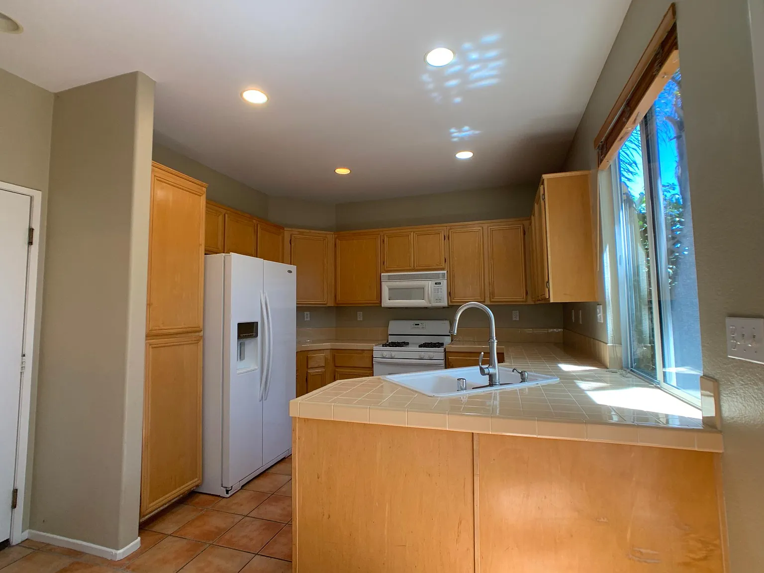1145 Cambria Way — Photo 4