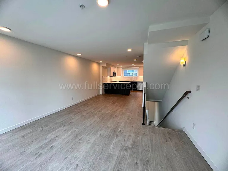 11208 Pinehurst Way NE — Photo 10