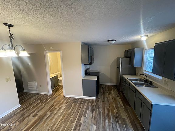 5th image of 106 W Chilhowie Ave APT 2