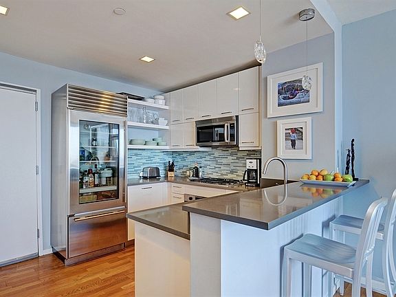 2nd image of 635 W 42nd St APT 40B