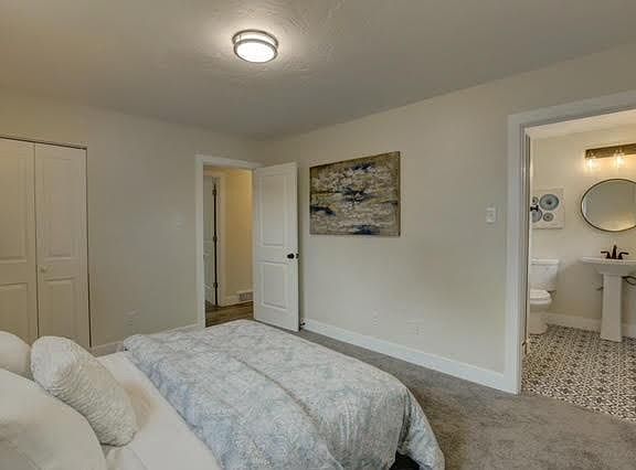 5th image of 647 S Jasmine Way