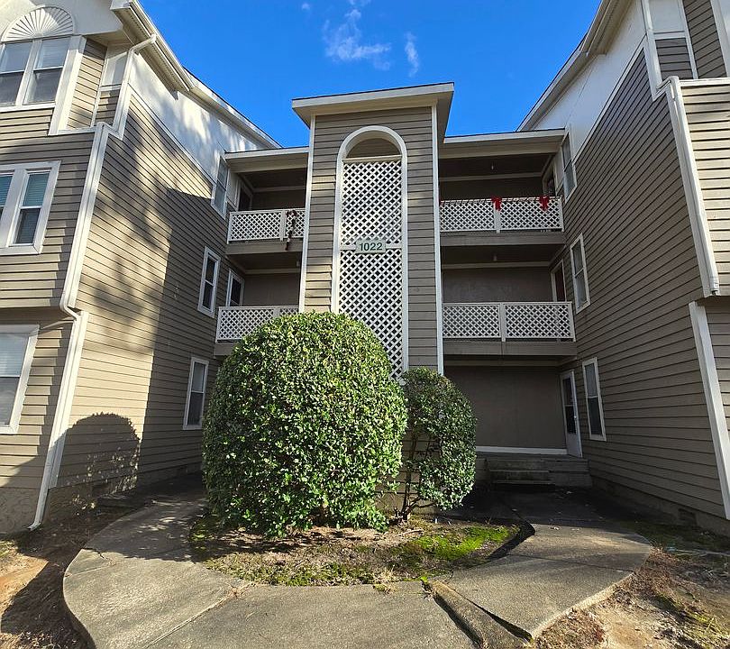 1st image of 1022 Wood Creek Dr APT 7