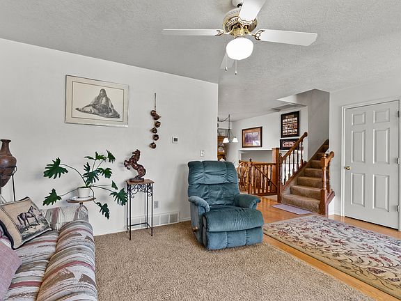 3rd image of 1294 Eastridge Cir