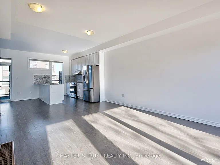 2501 Littlefield Cres — Photo 7