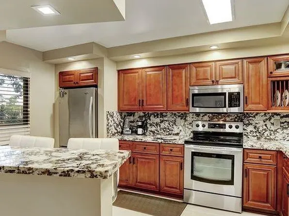 2200 S Cypress Bend Drive #208, Pompano Beach, FL 33069