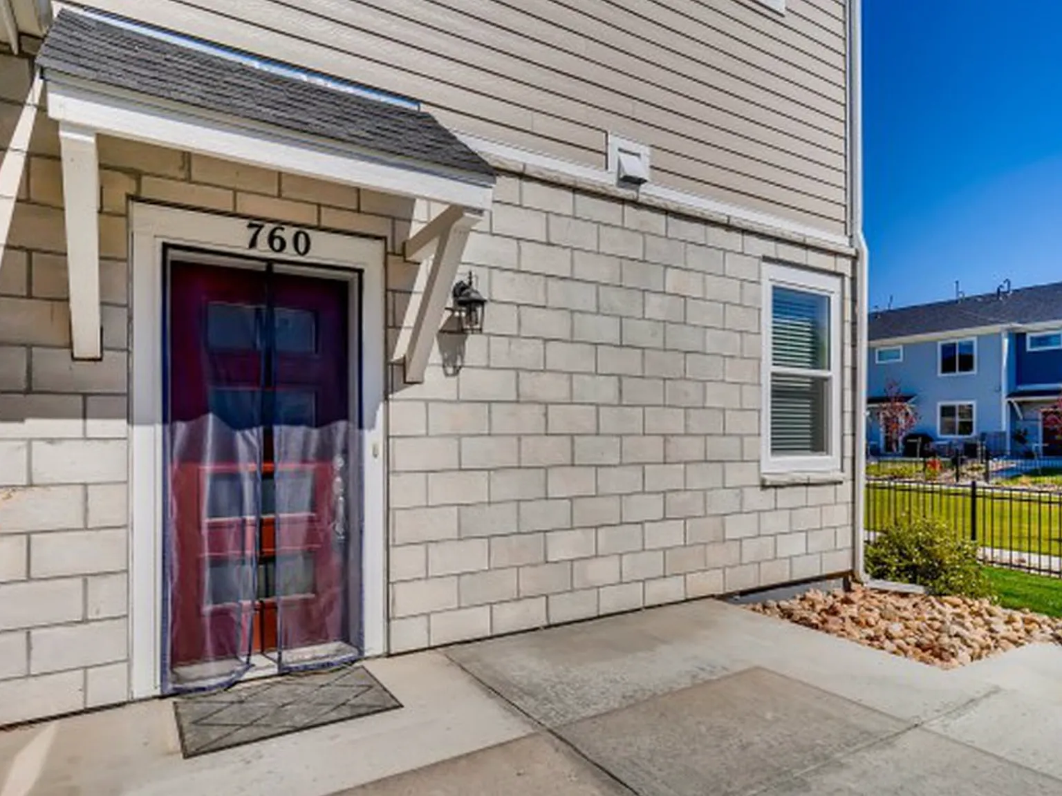 4 bed, 2356 sqft, $3,090 — Photo 3