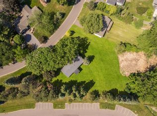 70 Kingsview Ln N, Plymouth, MN 55447