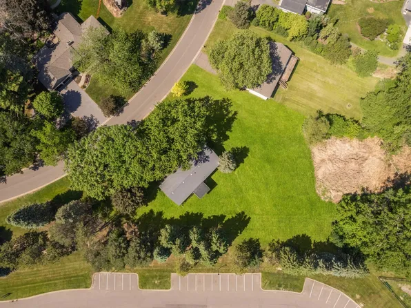 70 Kingsview Ln N, Plymouth, MN 55447
