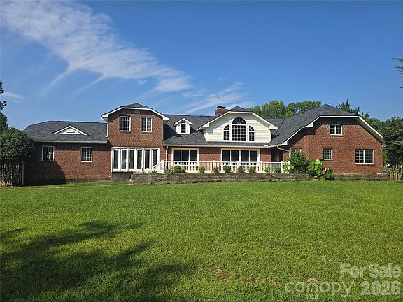 2nd image of 5914 Hanna Ct