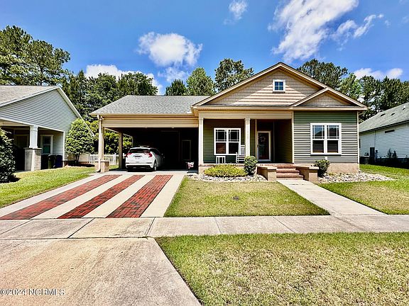 3rd image of 1725 Sassafras Court