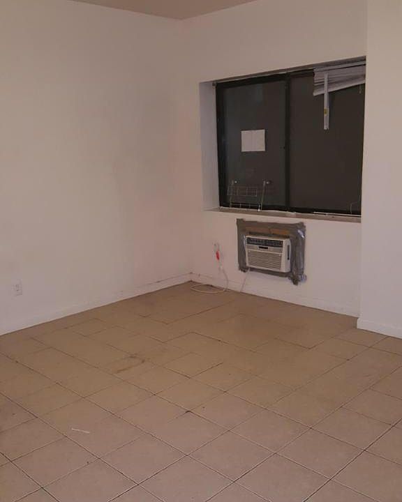 2nd image of 5623 Waldron St