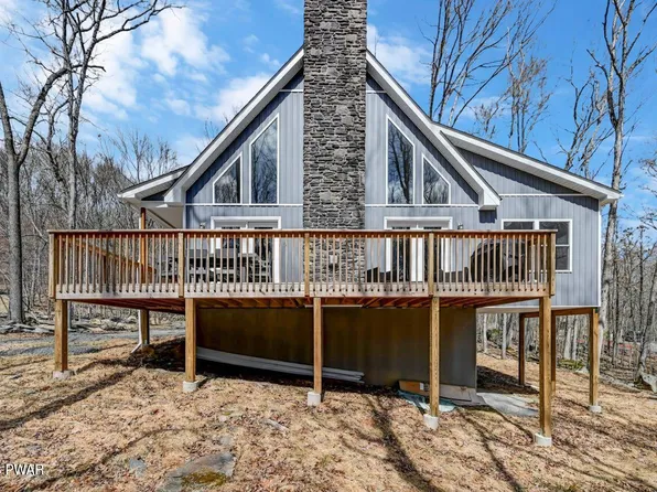 102 Redcoat Ct, Lackawaxen, PA 18435