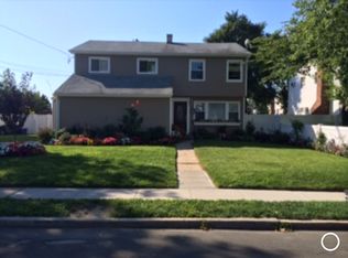 128 Ketridge St, West Babylon, NY 11704