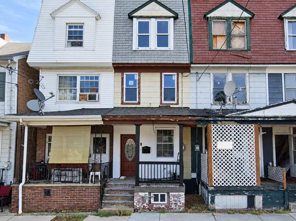 109 N Market St, Mount Carmel, PA 17851