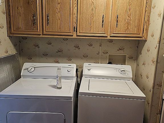 2nd image of 455 Clark Ln APT 5
