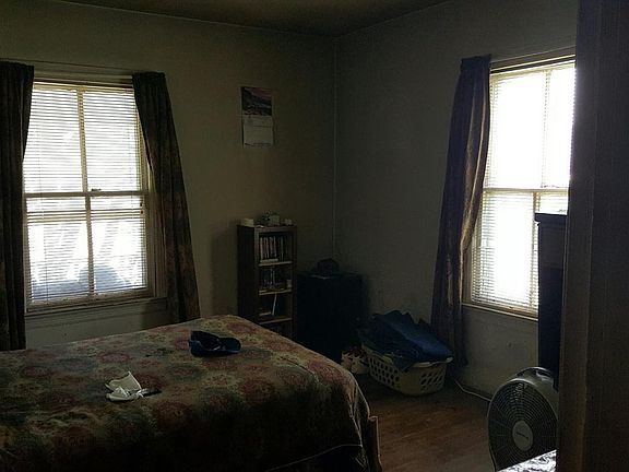 2nd image of 2333 Cobbs St