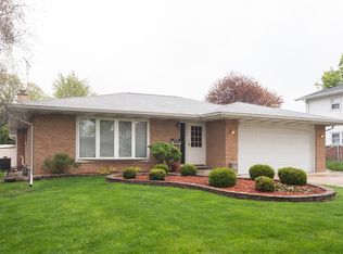 4402 Sycamore Ln, Rolling Meadows, IL 60008