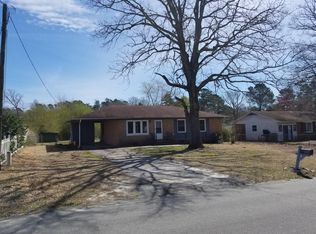 1119 Riverside Cir, Spring Lake, NC 28390