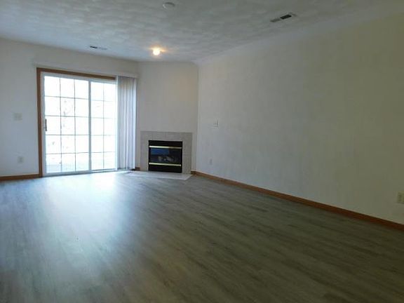 4th image of 5096 Hermitage Trl
