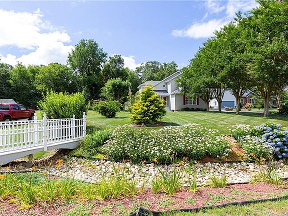 3rd image of 4989 Hanover Meadow Dr