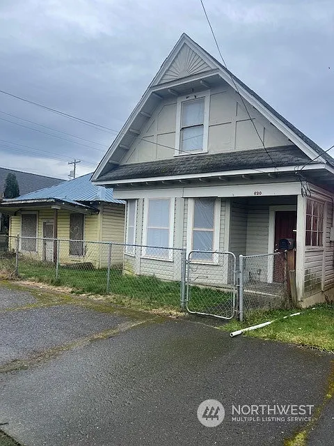 620 Duryea Street photo 1