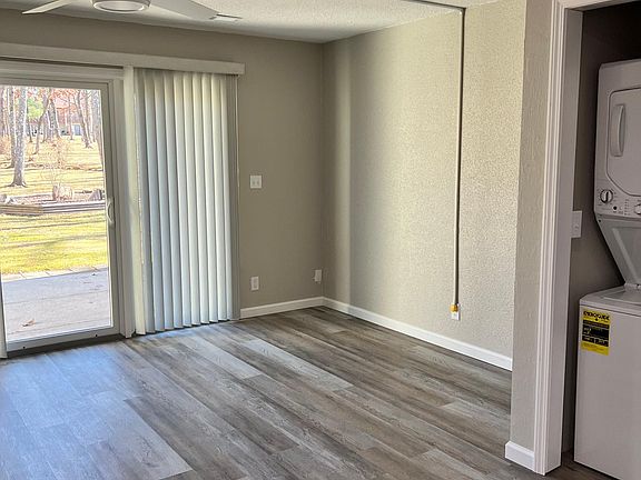 4th image of 71 Wilshire Heights Dr