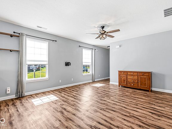 3rd image of 4034 Cairo Way