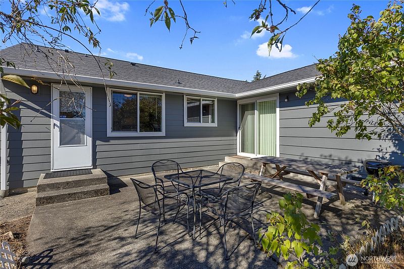 3rd image of 7374 S Alaska Street
