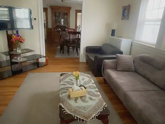 3rd image of 17 Keenan St #1
