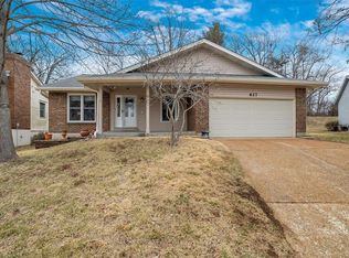627 Applecross Ct, Ballwin, MO 63021