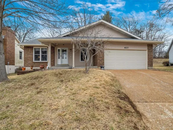627 Applecross Ct, Ballwin, MO 63021
