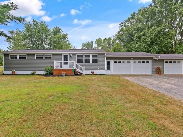 2018 Church Rd, Baldwinsville, NY 13027