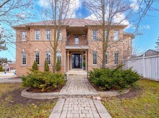 63 Deerglen Ter, Aurora, ON L4G 6Y2