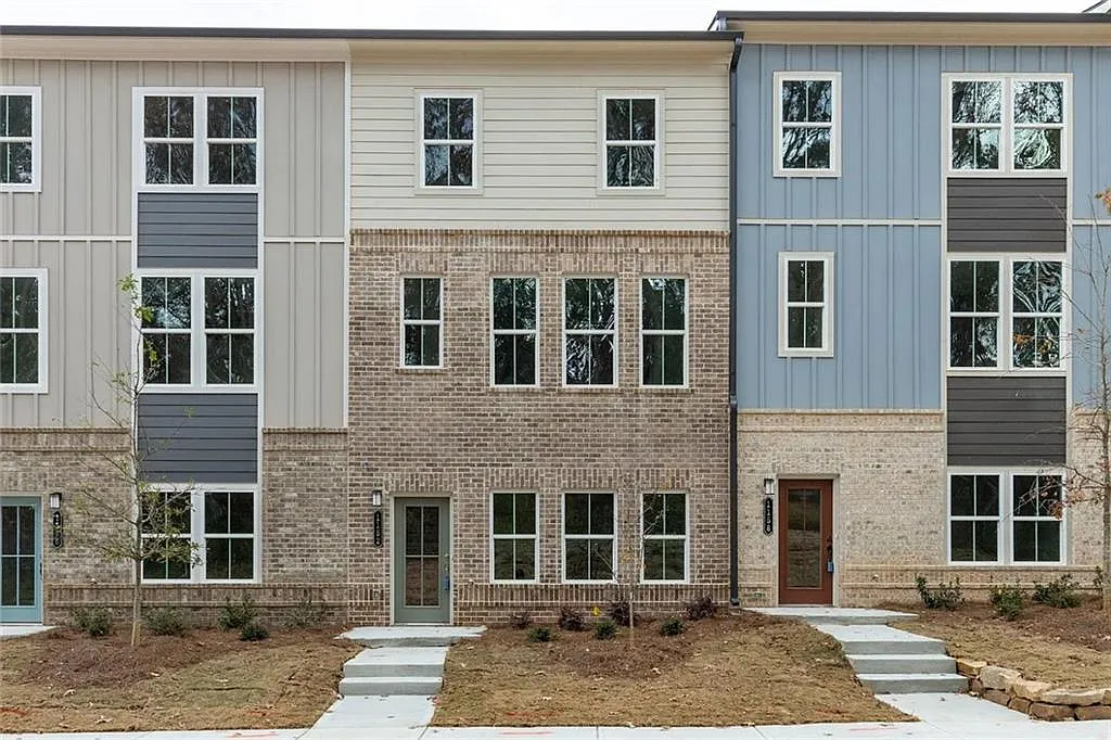 3 bed, 4.0 bath, 1970 sqft, $2,500 — Photo 2