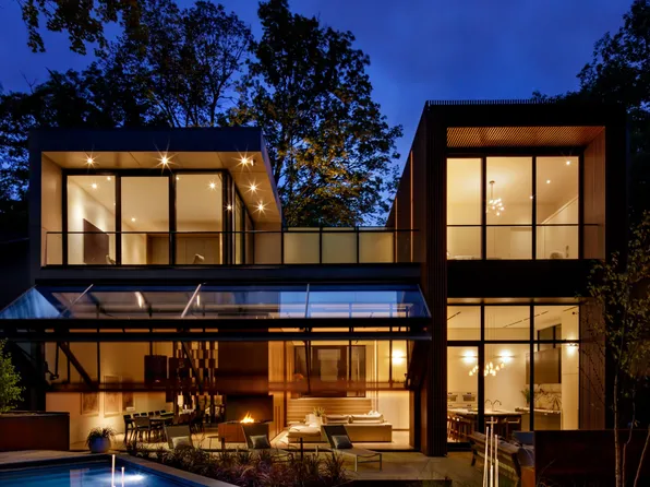 7 Waxwing Pl, Toronto, ON M3C 1N5