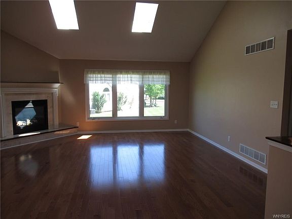 5th image of 263 White Oak Ter