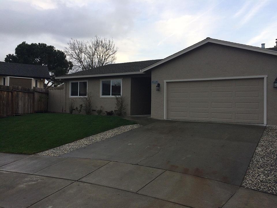 1st image of 1221 Greenwood Cir