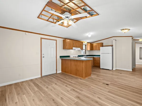 22600 Middlebelt Rd #F28, Farmington, MI 48336