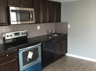 922 Green St #2, Philadelphia, PA 19123