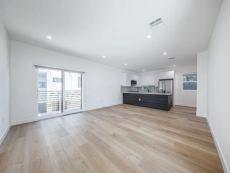 11311 Collins St — Photo 18